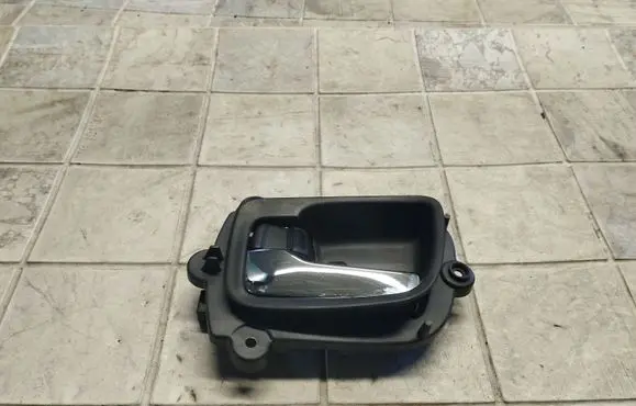 Mitsubishi Grandis Rear door interior handle MN134445