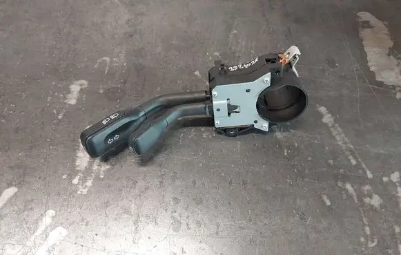 Audi A4 S4 B5 8D Indicator stalk 4D0953513 4D0953513A 4D0953513B