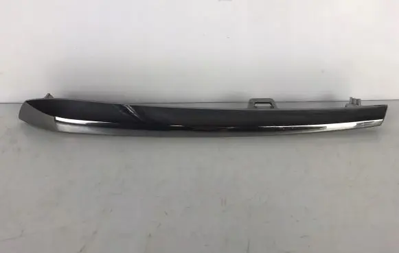 Opel Vivaro Front bumper upper radiator grill 9833128377 39201552