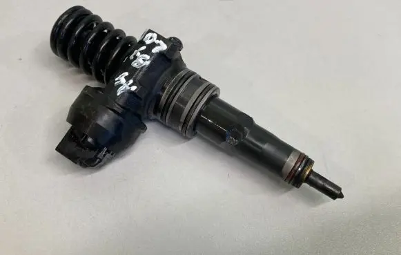 Audi A4 S4 B7 8E 8H Fuel injector 038130079QX