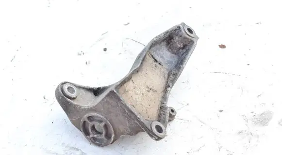 Volkswagen PASSAT B6 Gearbox mounting bracket 8D0399113AT