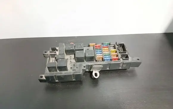 Volvo S60 Fuse module 8637841 518717004