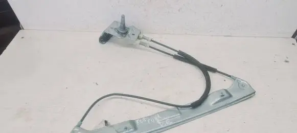 Rear door manual window regulator