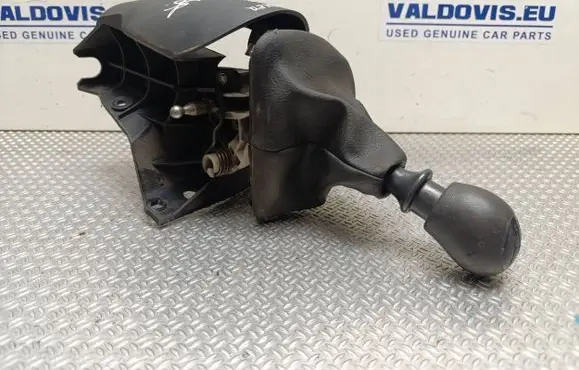Renault Master II Gear shifter/selector 8200744935