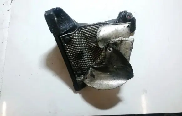 Volkswagen PASSAT B5 Engine mounting bracket 8d0199308l