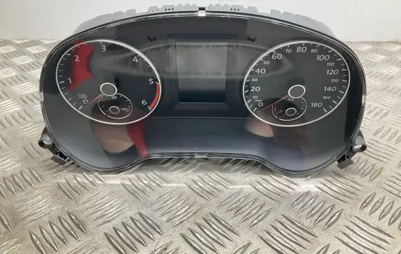 Volkswagen Jetta VI Speedometer (instrument cluster) 5C6920971A