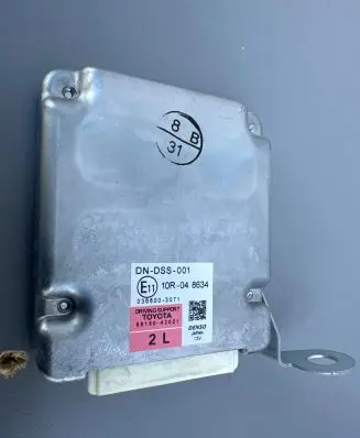 Toyota RAV 4 (XA40) Other control units/modules 8815042021 0368003071 10R048634