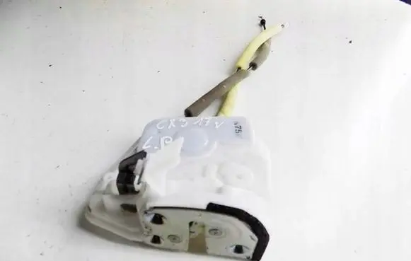 Mazda CX-3 Front door lock