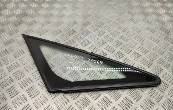 Mitsubishi Grandis Front triangle window/glass 43R00122