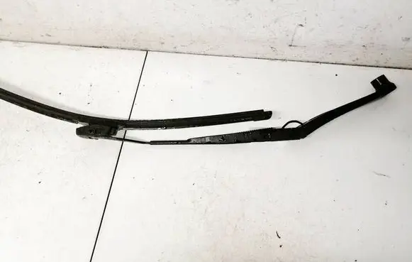 Dodge Magnum Front wiper blade arm