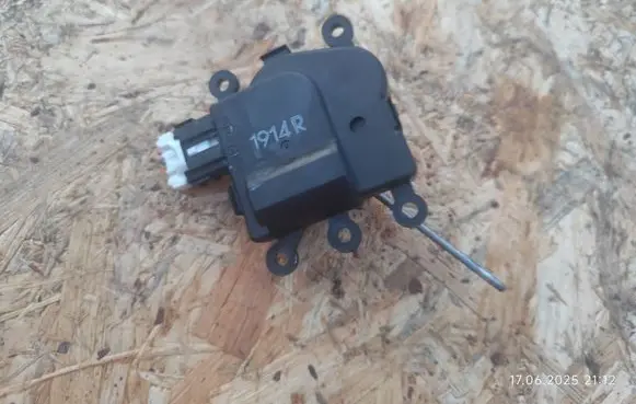 Mazda 3 II Air flap motor/actuator 1914R 1706202521