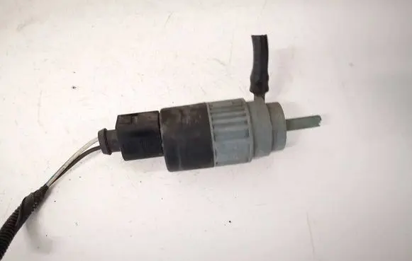 Jaguar XF Windscreen/windshield washer pump 6M2113K082AB