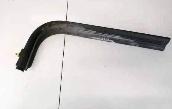 Volvo V50 Front sill trim cover 8641784 11137