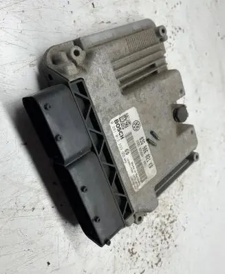 Volkswagen Golf Plus Engine control unit/module 03G906021KQ 1039S14580 0281013233