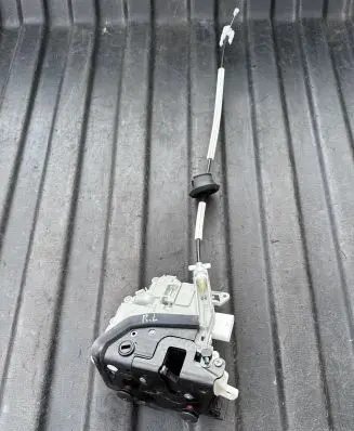 Porsche Macan (95B) Rear door lock 8K0839015F 95B839085