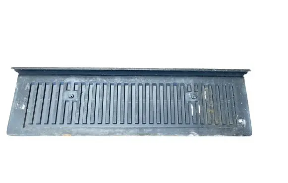Mitsubishi L200 Tailgate trim 