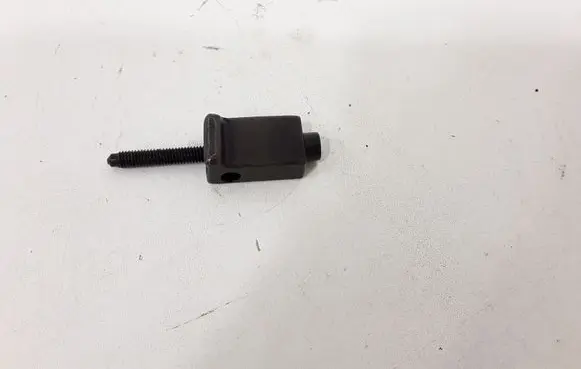 Volkswagen Golf V Fuel Injector clamp holder