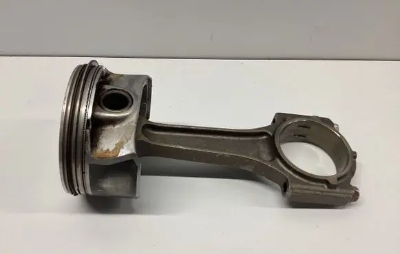 Dodge Challenger Piston with connecting rod