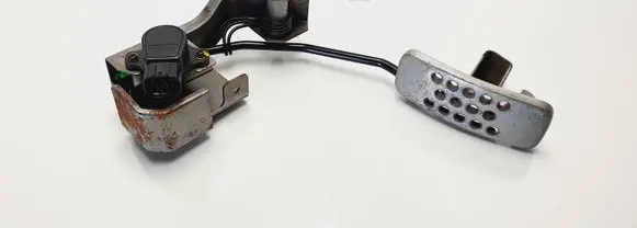 Infiniti FX Accelerator throttle pedal F4107