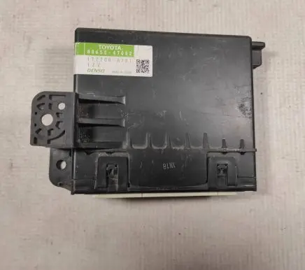 Toyota Prius (XW30) Climate control unit 8865047082 1777006701