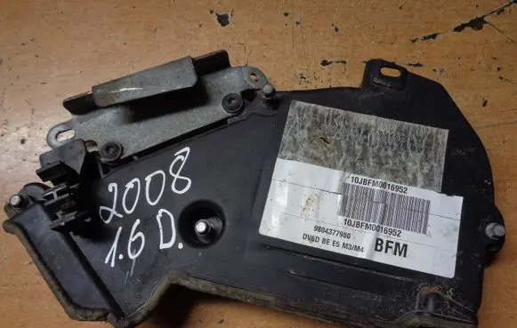 Peugeot 2008 I Timing belt guard (cover) 9684193080 9804377980