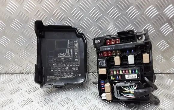 Hyundai i40 Fuse module 919503x510