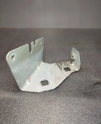 Opel Vivaro Fender mounting bracket 47903R