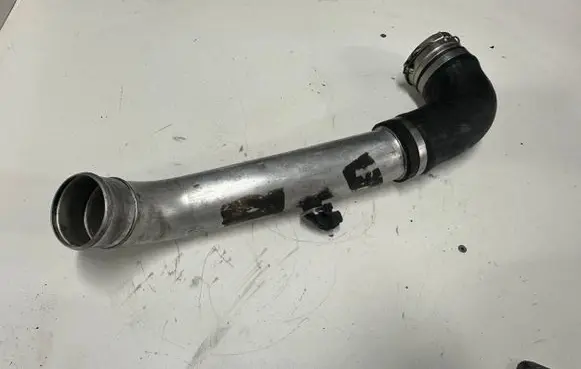 BMW 5 E60 E61 Intercooler hose/pipe 7793896