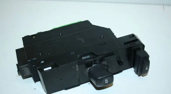 Volvo XC90 Electric window control switch 30658147 02W47E