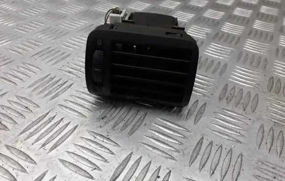 Volkswagen PASSAT B5 Dashboard side air vent grill/cover trim 3B0819704