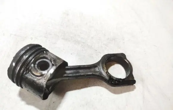 Volvo V50 Piston with connecting rod 619