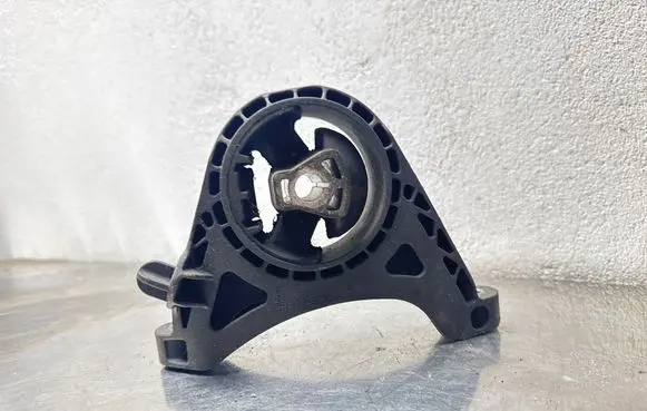 Opel Insignia A Engine mount bracket 13227769