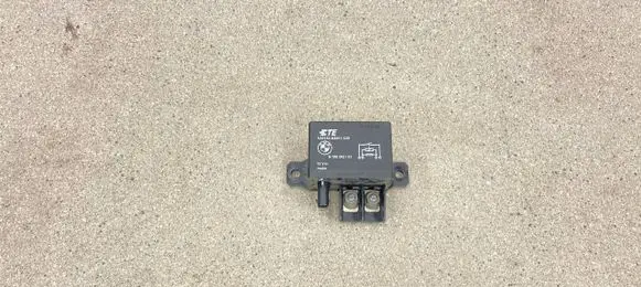 BMW M6 Coolant fan relay 9198302 61369198302