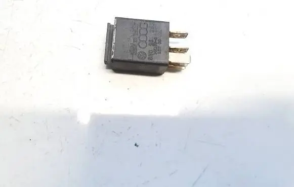 Audi A3 S3 8P Other relay 8Z0951253 395