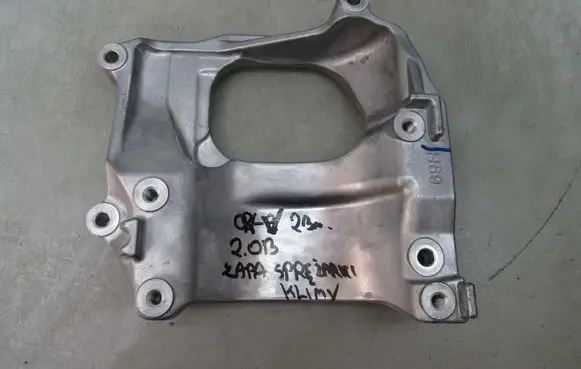 Honda CR-V A/C compressor mount bracket CRV