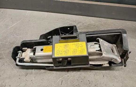Audi A6 S6 C6 4F Lift Jack 