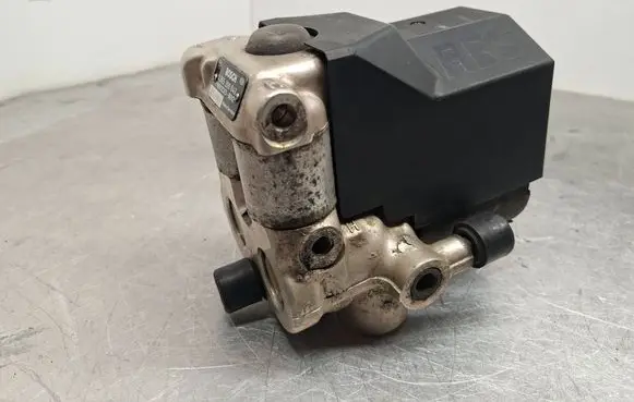 Mercedes-Benz C W202 ABS Pump 0265200043
