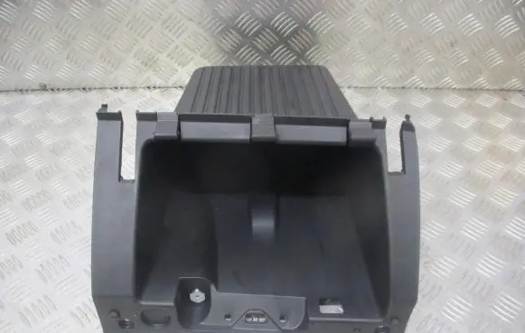 Ford Focus Glove box