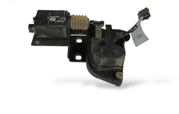 BMW 5 E39 Tailgate window lock/catch/latch 8360193 67118360193 8120419