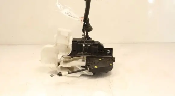 KIA Ceed Front door lock