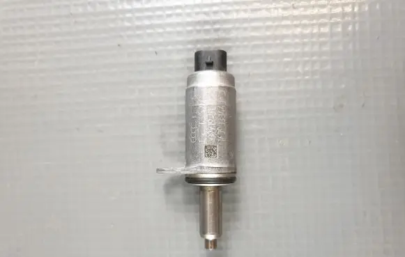 Audi A4 S4 B9 Camshaft vanos timing valve 06E103697L