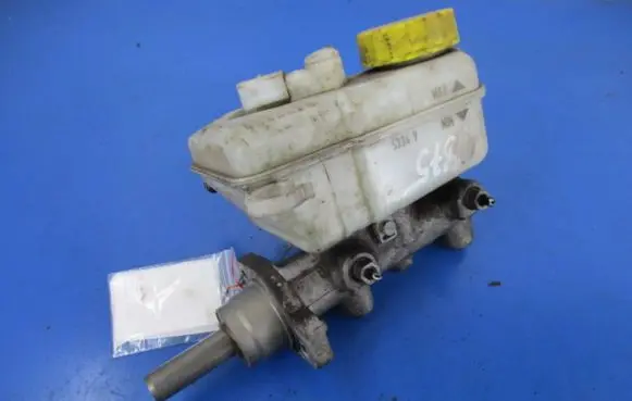 Skoda Fabia Mk2 (5J) Master brake cylinder