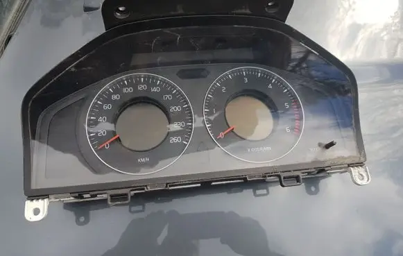 Volvo V70 Speedometer (instrument cluster) 30786623AB