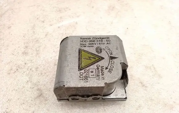 BMW X5 E53 Headlight ballast module Xenon 5DD00831950