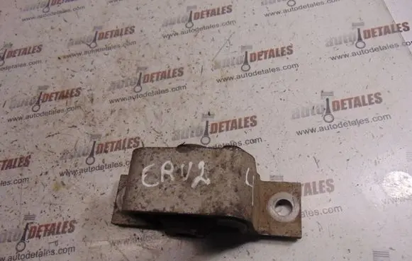 Honda CR-V Engine mount bracket