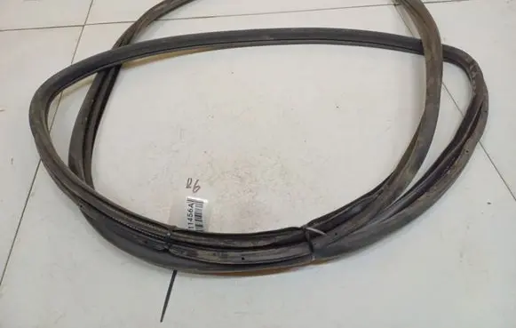 Subaru B9 Tribeca Rubber seal rear door