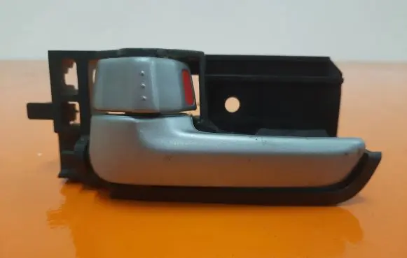 Suzuki Swift I Front door interior handle