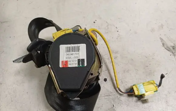 Volkswagen Touareg I Front seatbelt 560981701 7L0857805