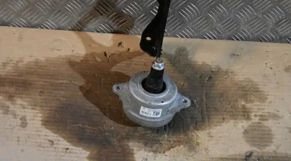 Porsche 718 Cayman 982 982c Engine mount vacuum valve 