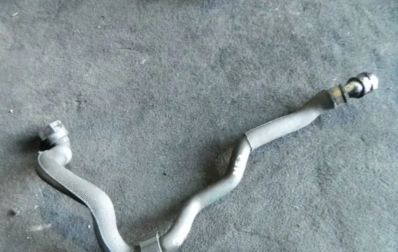 BMW 5 F10 F11 Engine coolant pipe/hose 8511747
